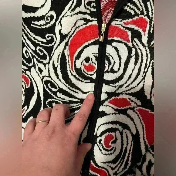 St.John (Black Label) Rose Print Knit 3/4 Sleeve Cardigan Size P - Picture 8 of 14